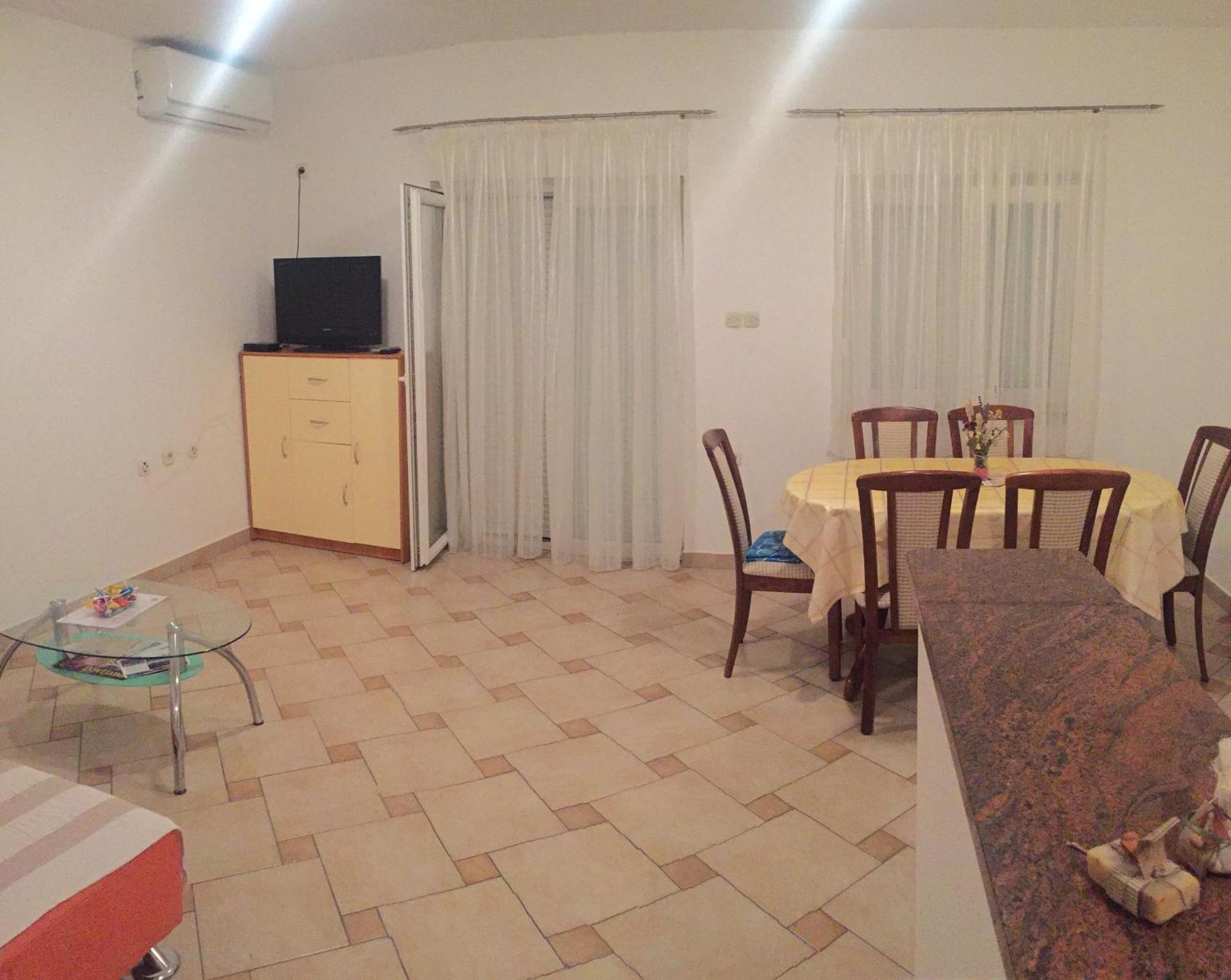 Apartments Vidovic ポヴリャナ 部屋 写真